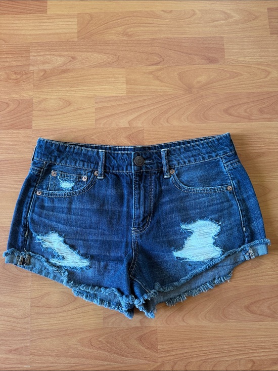 American Eagle Outfitters Pants - American Eagle Women’s Tomgirl Shortie Jean Shorts Size 4